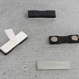 Magnete per badge nominativi, autoadesivo 45 x 13 mm | 2 magneti