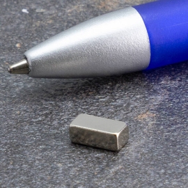 Blocchetto magnetico al neodimio, nichelato 8 x 4 mm | 3 mm