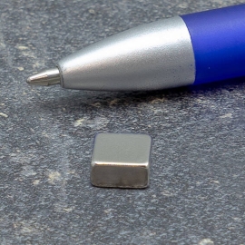 Blocchetto magnetico al neodimio, nichelato 8 x 8 mm | 4 mm