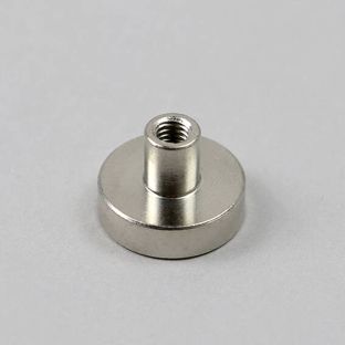 Magnete con base in acciaio con boccola filettata, al neodimio 16 mm | nichelato 