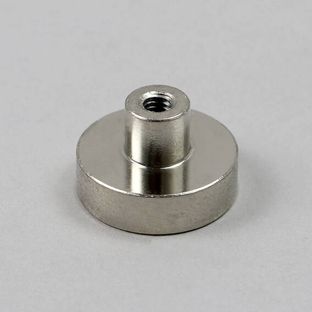 Magnete con base in acciaio con boccola filettata, al neodimio 20 mm | nichelato 