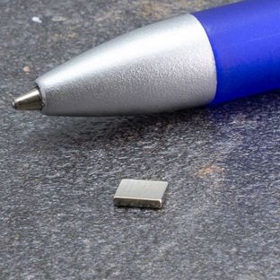 Blocchetto magnetico al neodimio, nichelato 5 x 4 mm  | 1 mm