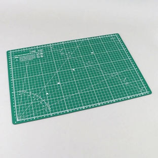 Tappetino da taglio A3, 45 x 30 cm, autorigenerante, con reticolato verde|nero