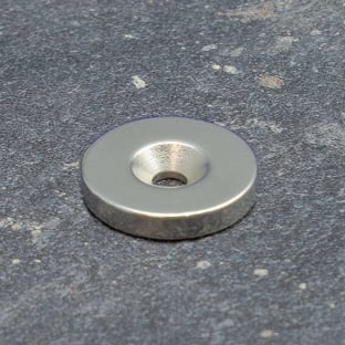 Disco magnetico al neodimio con foro svasato da avvitare 23 mm