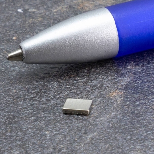 Blocchetto magnetico al neodimio, nichelato 5 x 4 mm | 1 mm