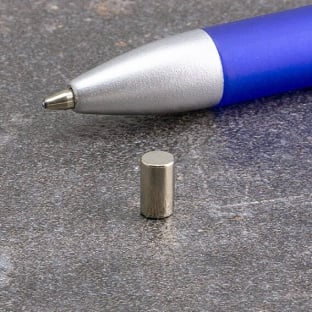 Cilindro magnetico al neodimio, nichelato 4 mm | 7 mm