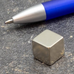 Cubo magnetico al neodimio, nichelato 12 x 12 x 12 mm