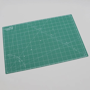 Tappetino da taglio, A1, 90 x 60 cm, autorigenerante, con reticolato, verde/nero 