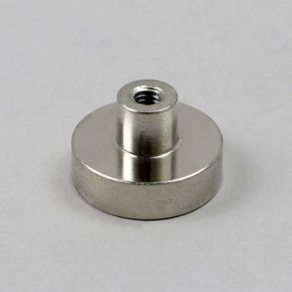 Magnete con base in acciaio con boccola filettata, al neodimio 20 mm | null