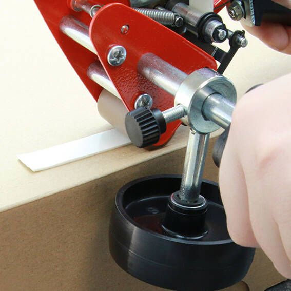 Set Display E Abrasivi Per Modellismo: 2 Basamenti Ad Incastro Trasparenti, Adesivi E 5 Bastoncini Carta Vetro (#120 A #1000) - 6